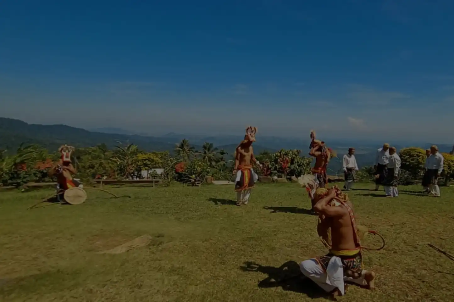 Foto atraksi suku Nusa Tenggara Timur
